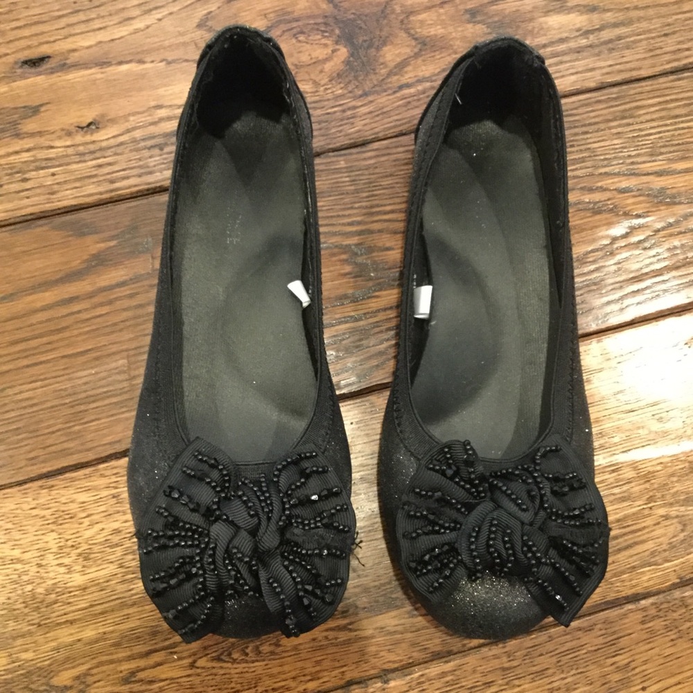 Cherokee girls dress shoes with bow
